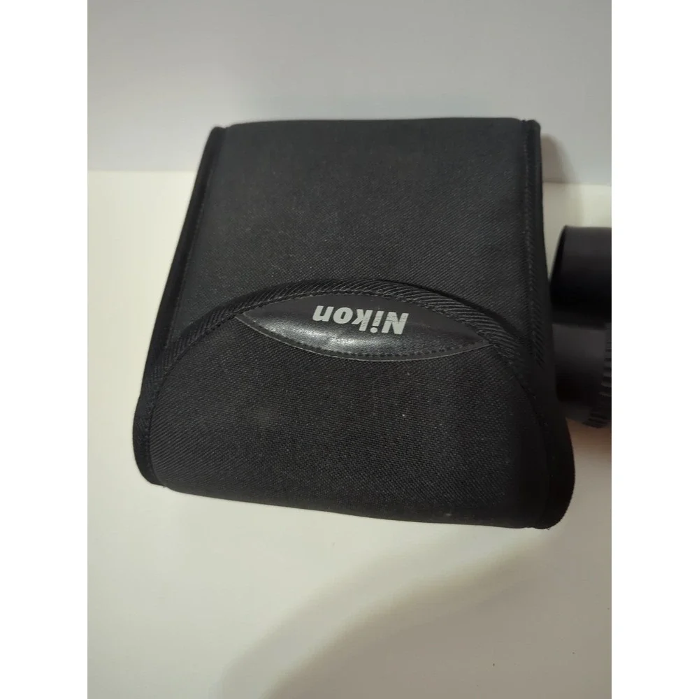 NIKON 8X40 6.5 WATERPROOF JAPAN BINOCULARS and carrying case no lens cap